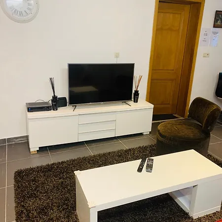 Apartment Petit Avec Jardin *