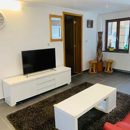 Petit Avec Jardin Apartment *